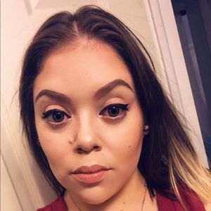 Meet your Posher, Ana